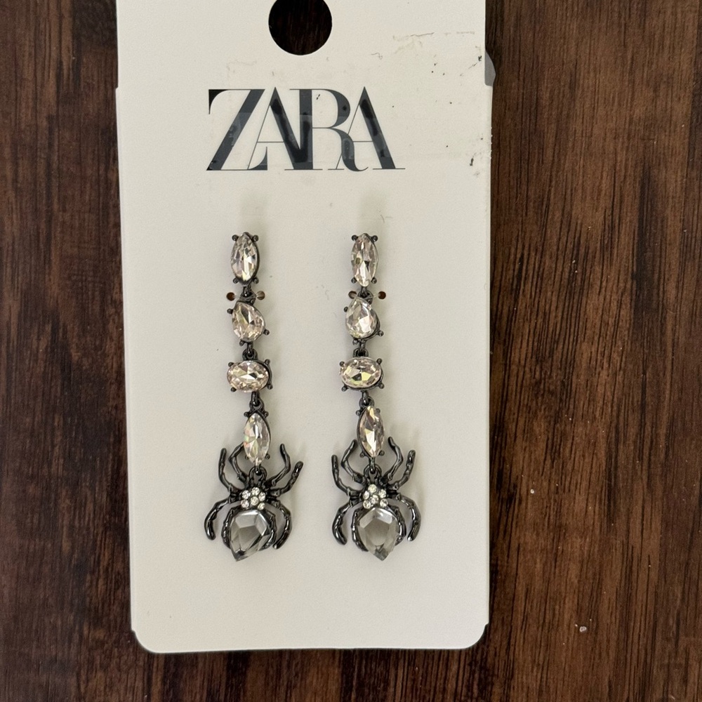 Zara Earring - Picture 5 of 9